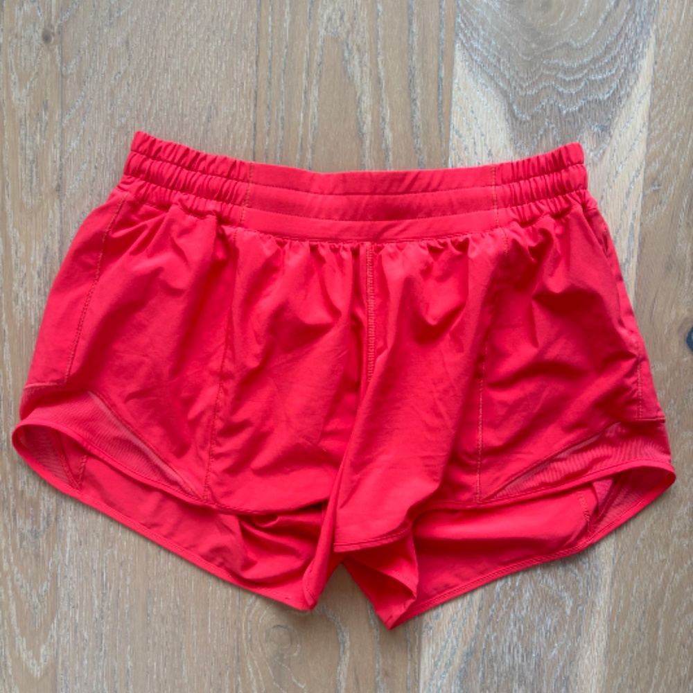 Lululemon Hotty Hot High Rise Shorts 2.5”